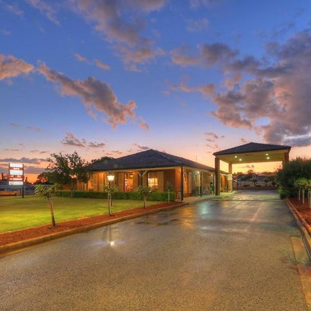 Bushman'S Motor Inn Parkes Exteriör bild