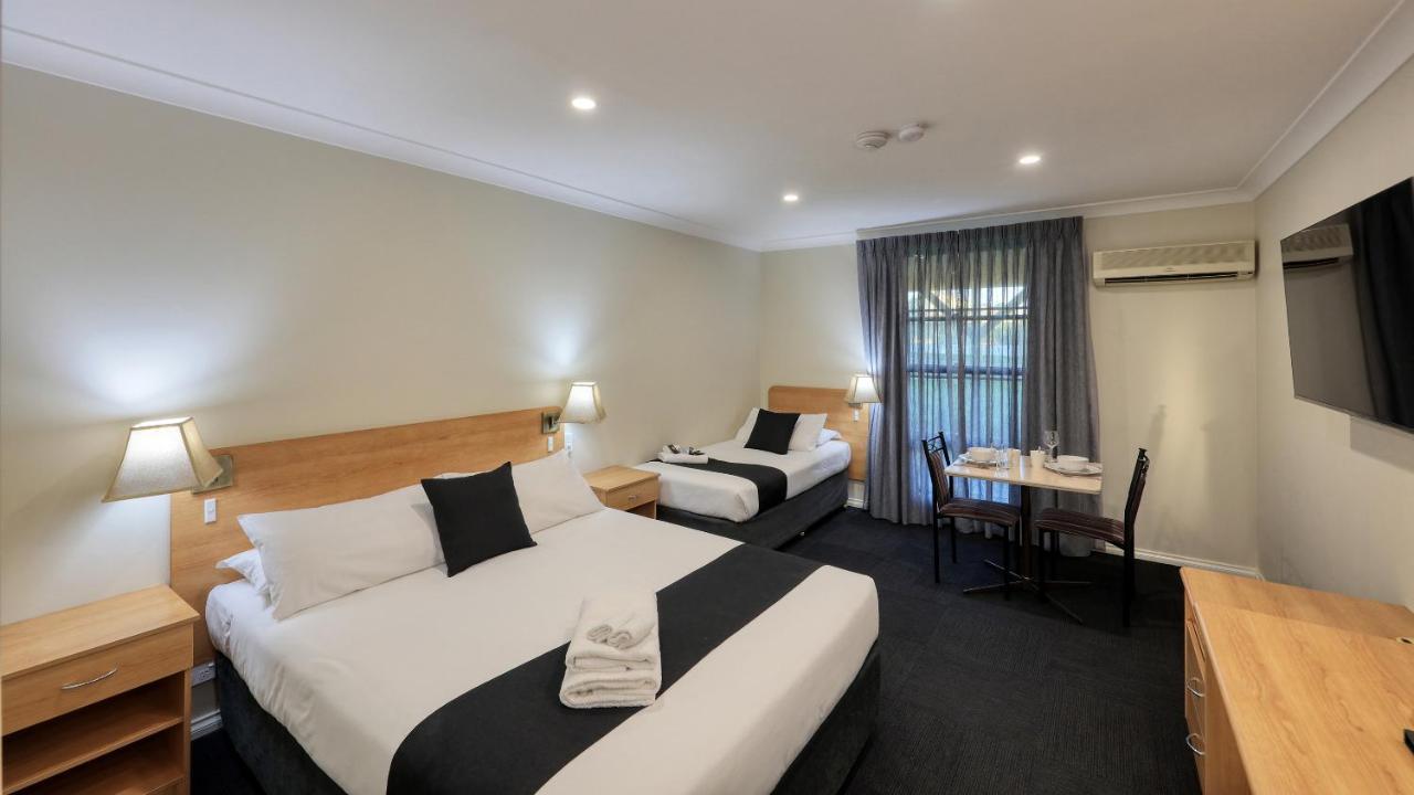 Bushman'S Motor Inn Parkes Exteriör bild