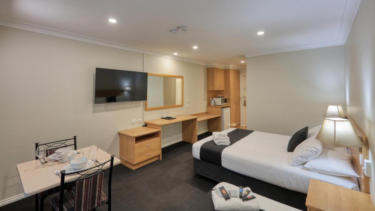 Bushman'S Motor Inn Parkes Exteriör bild