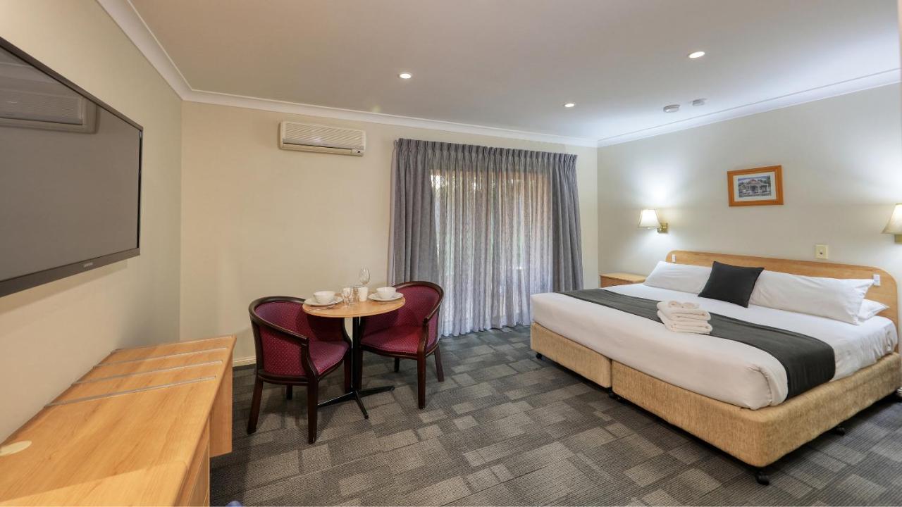 Bushman'S Motor Inn Parkes Exteriör bild