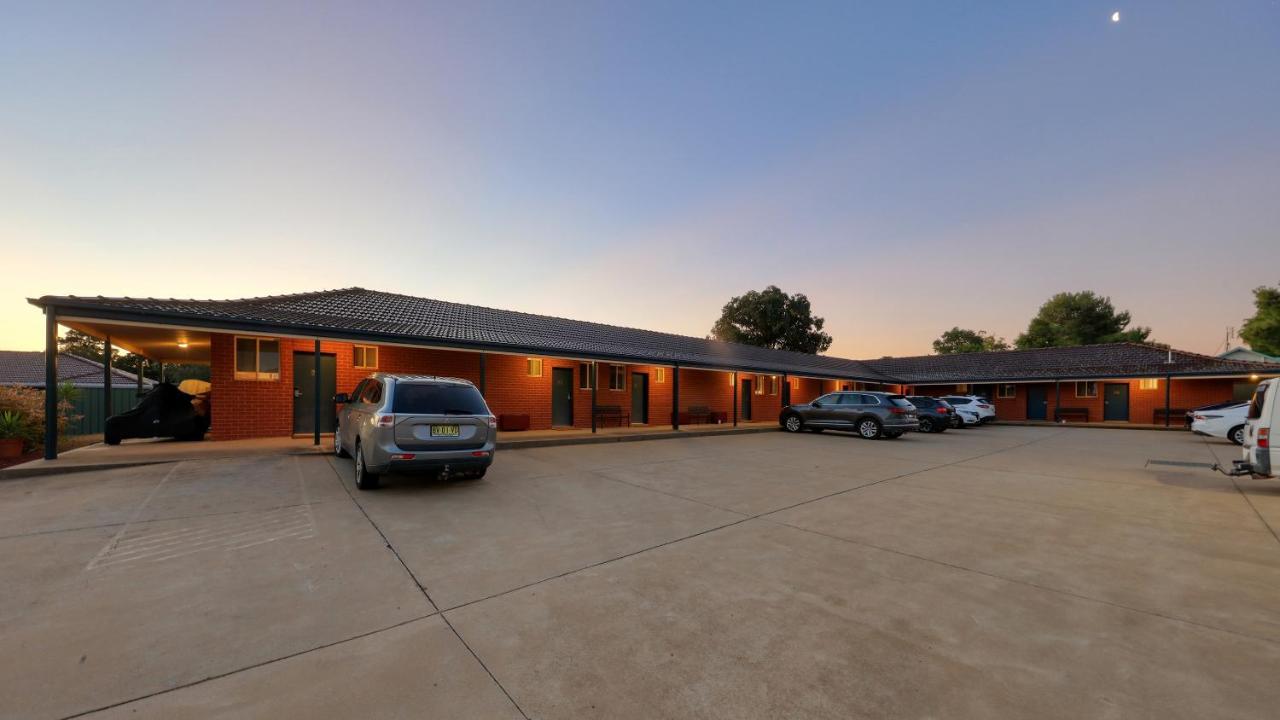Bushman'S Motor Inn Parkes Exteriör bild