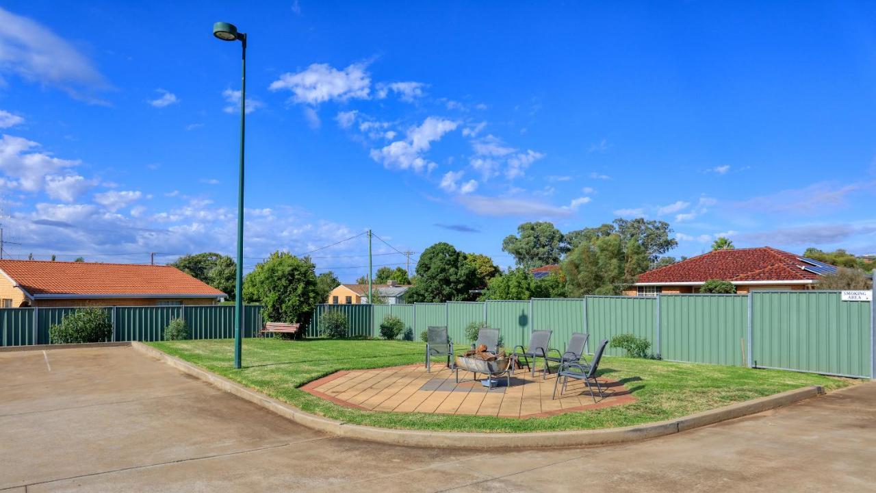 Bushman'S Motor Inn Parkes Exteriör bild
