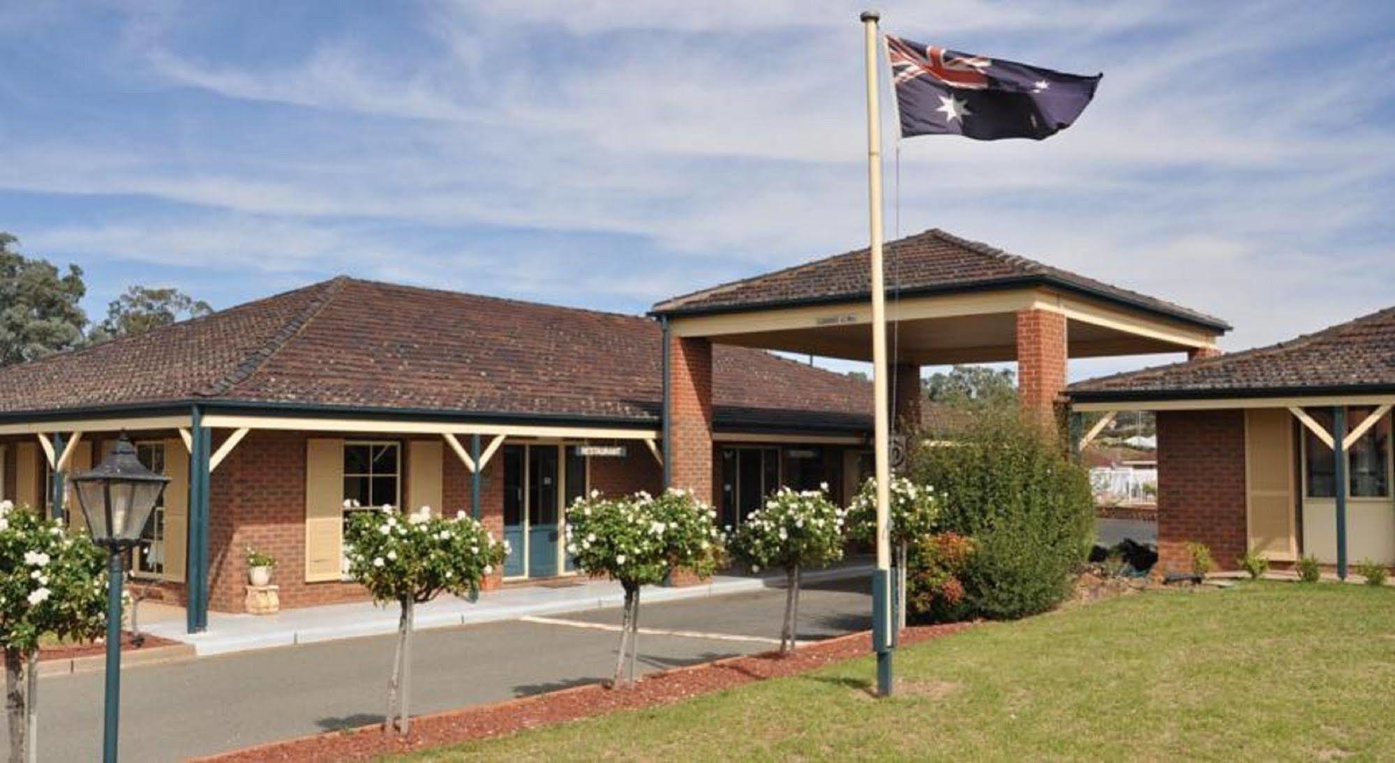 Bushman'S Motor Inn Parkes Exteriör bild
