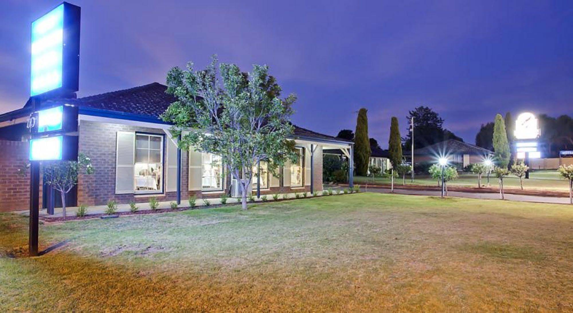 Bushman'S Motor Inn Parkes Exteriör bild