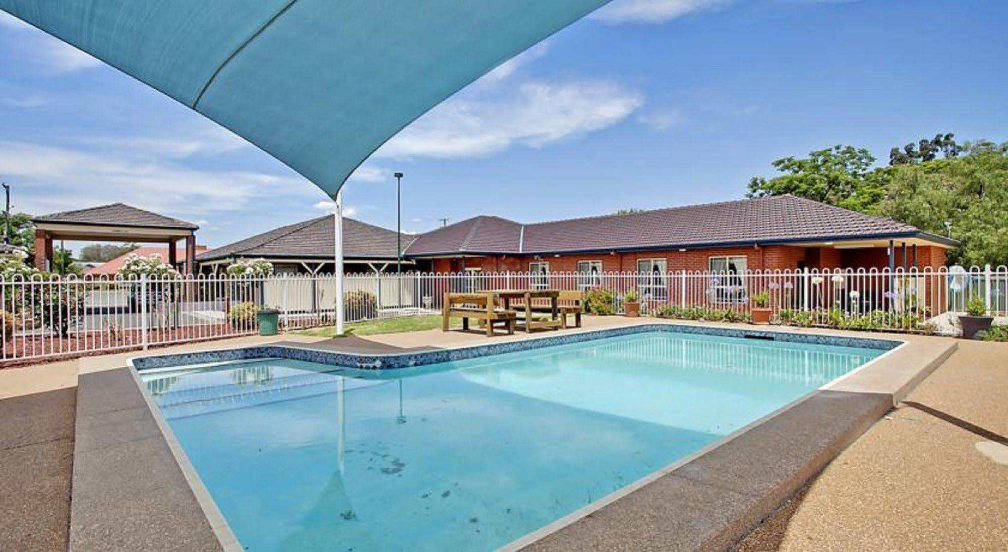 Bushman'S Motor Inn Parkes Exteriör bild